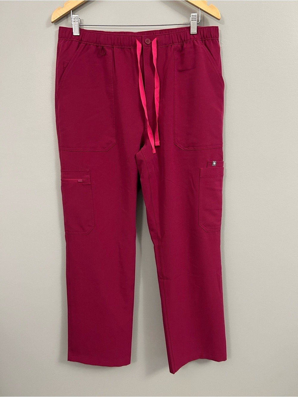 FIGS Scrub Pants in Deep Berry Pink Women’s Size Large